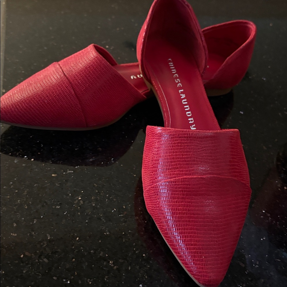 Chinese Laundry Vibrant Red Pointed Flats - Picture 3 of 6